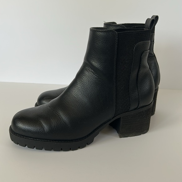 EUC - Mia Colten Heeled Ankle Bootie - Black - Picture 7 of 16